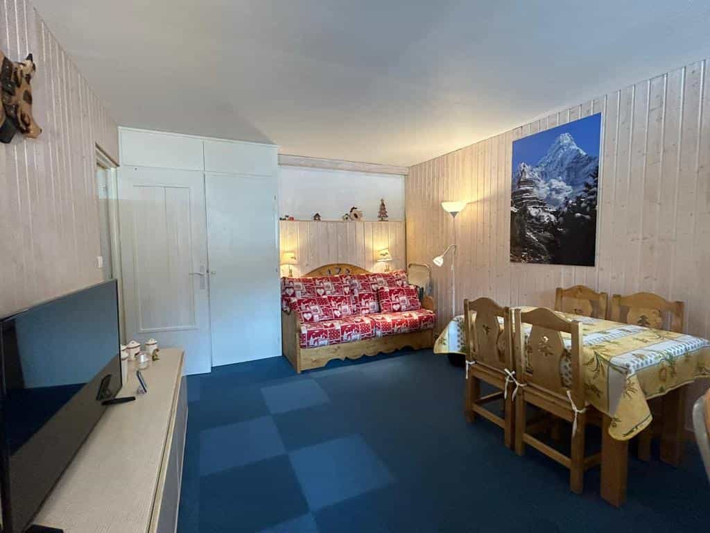 Квартира в Куршевель, Овернь-Рона-Альпи 12014897