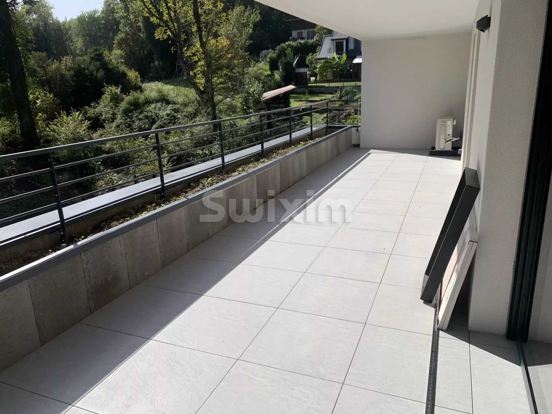 Condominium in Aix-les-Bains, Auvergne-Rhone-Alpes 12015357