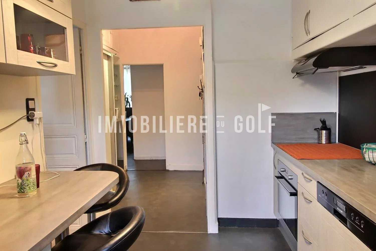 Condominium in Saint-Marcel, Provence-Alpes-Cote d'Azur 12015362