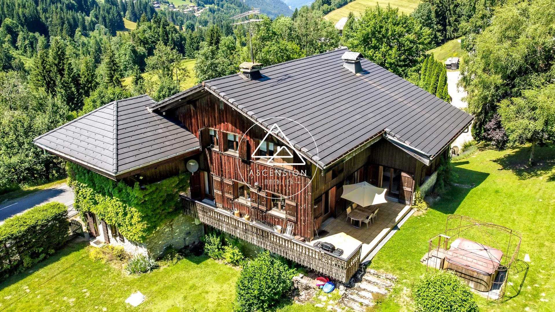 بيت في Les Gets, Haute-Savoie 12015409