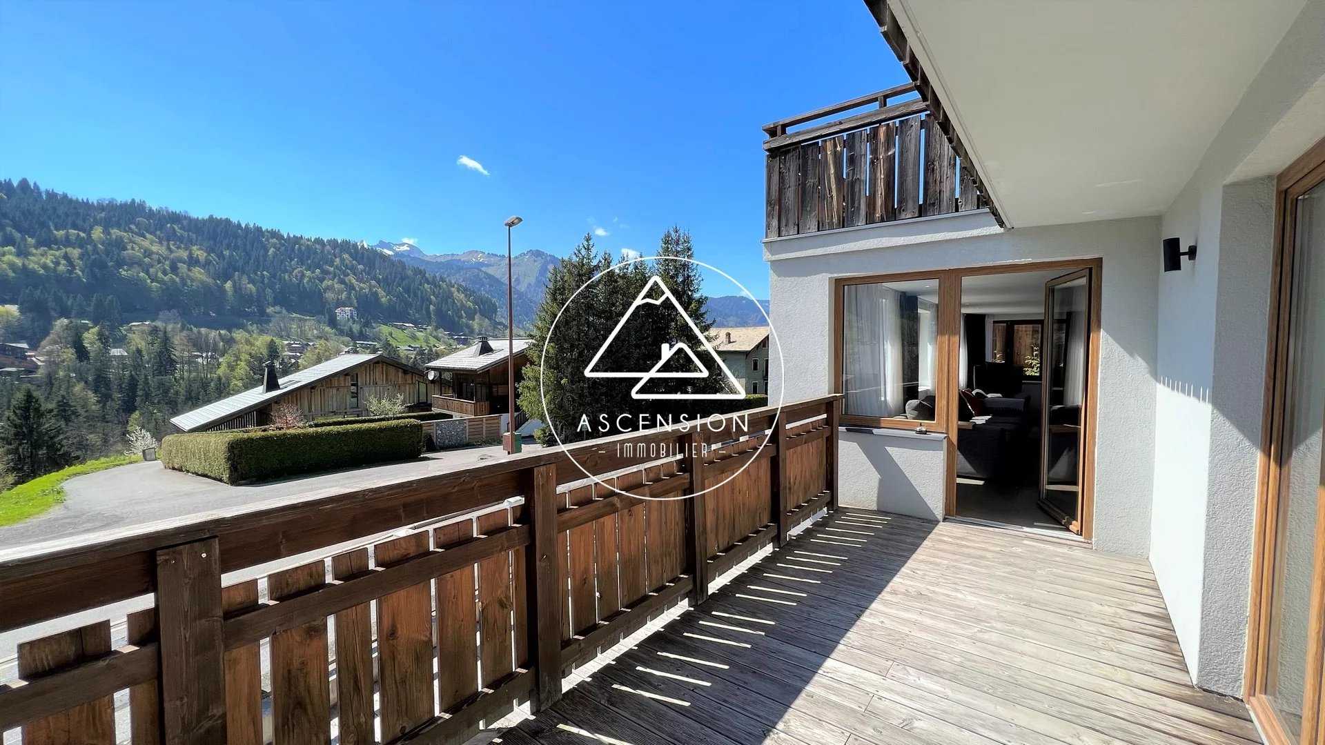 Condominium in Morzine, Haute-Savoie 12015427