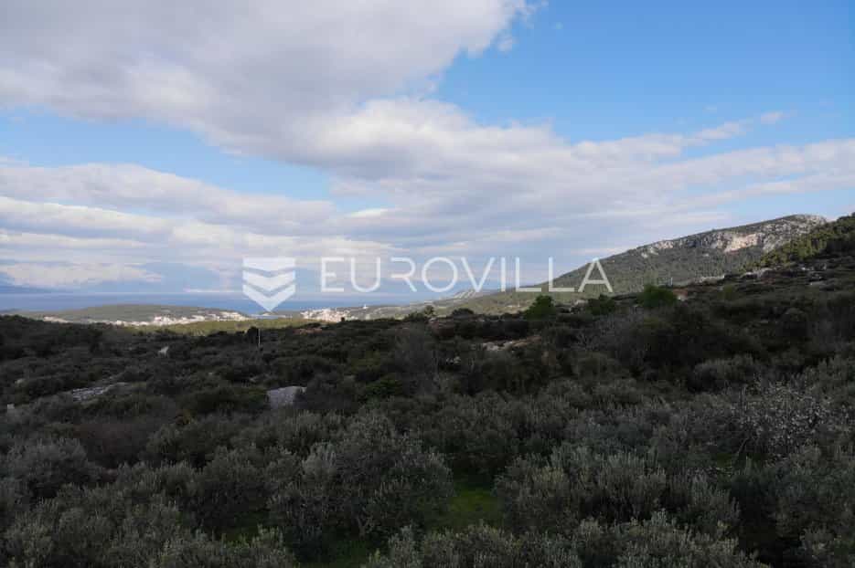 Land in Vrisnik, Split-Dalmatia County 12015684