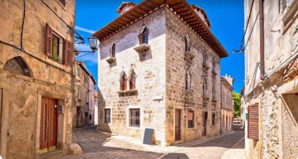 Hus i Vodnjan, Istria County 12015740