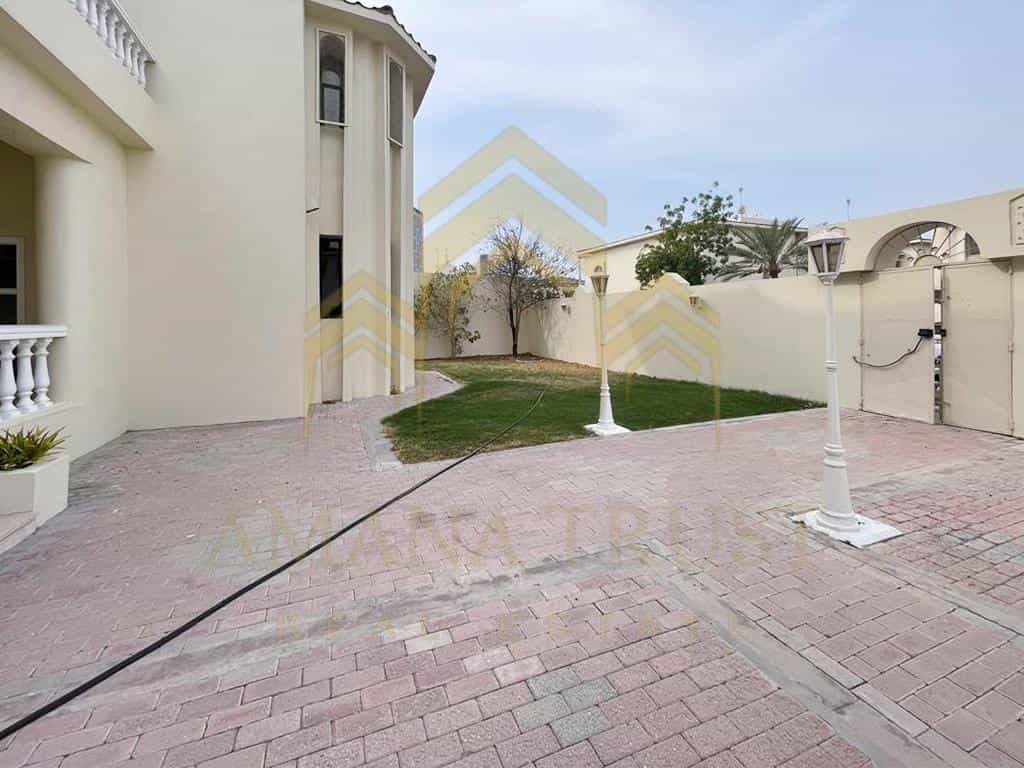 Будинок в Doha, Doha 12016014