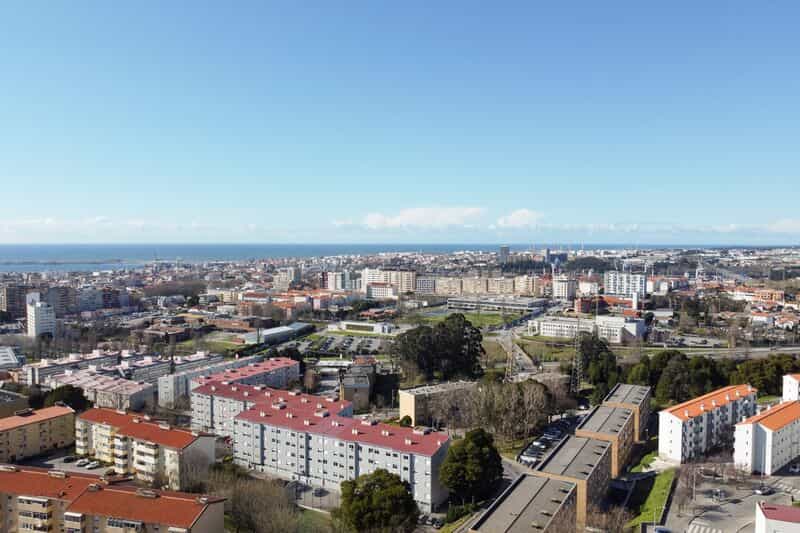 Condominium in Matosinhos, Porto 12016312