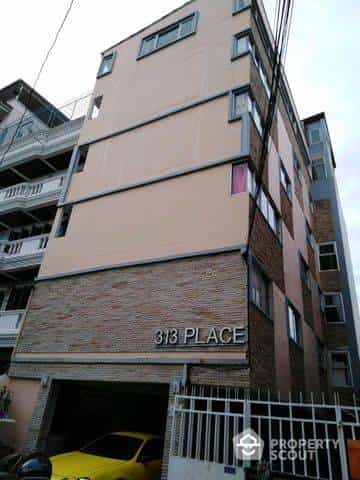 Condominium dans Huai Khwang, Krung Thep Maha Nakhon 12016758
