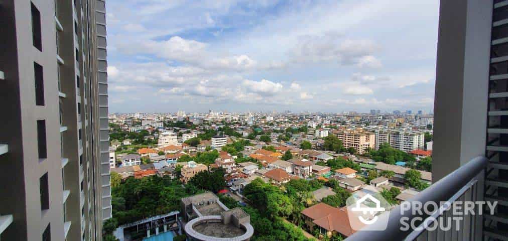 Condominium in Huai Khwang, Krung Thep Maha Nakhon 12017192