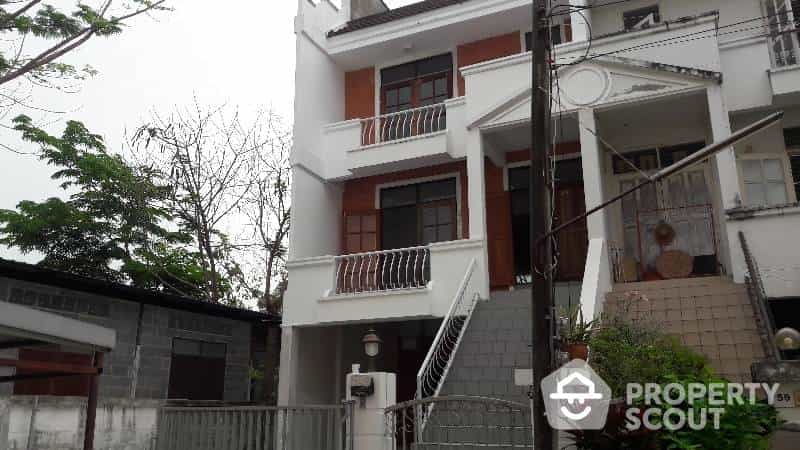 casa no Ban Khlong Samrong, Samut Prakan 12018010