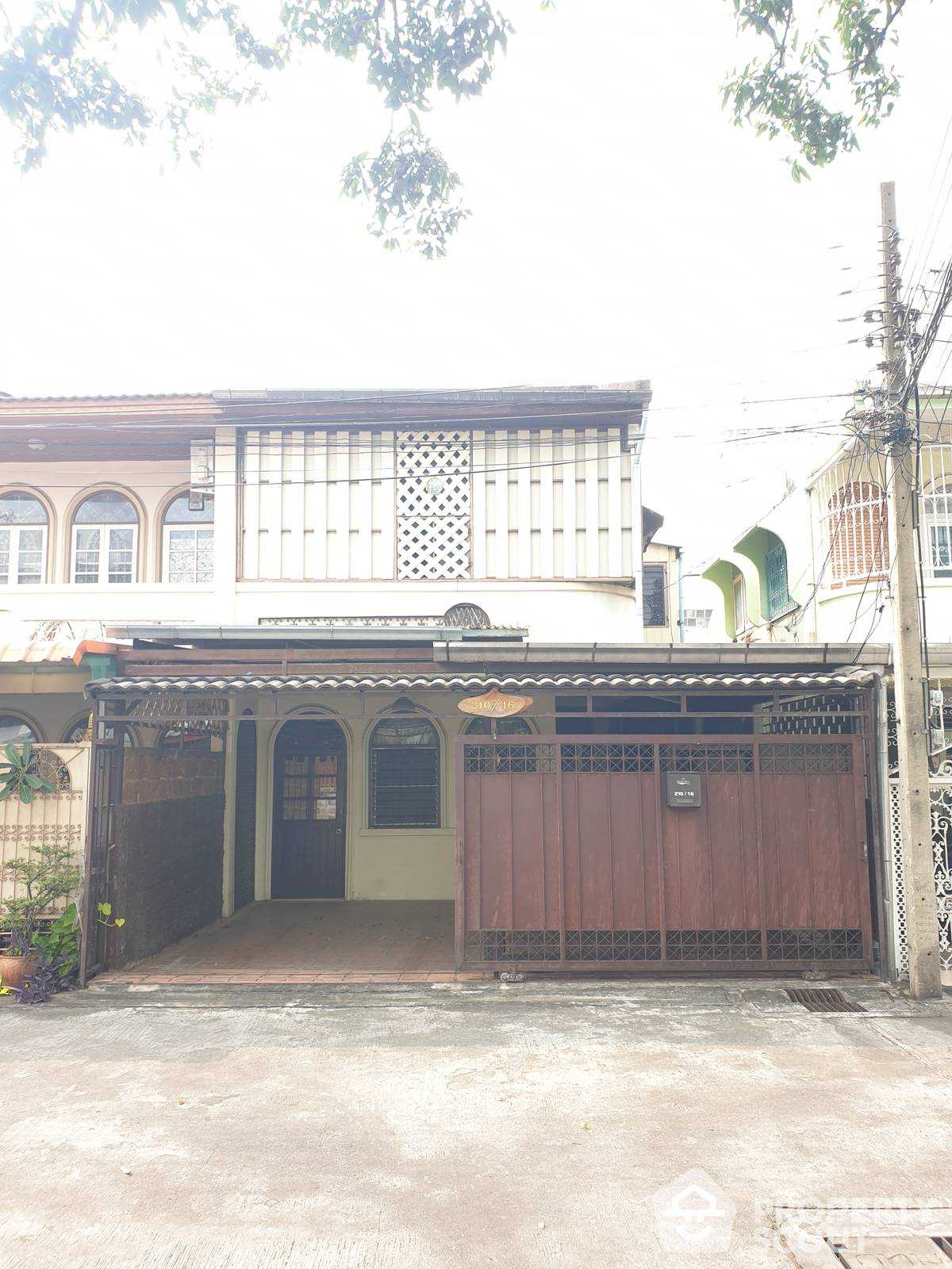 Dom w Huai Khwanga, Krung Thep Maha Nakhon 12018297