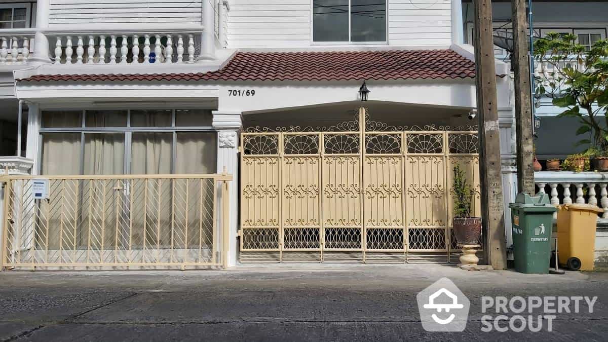 жилой дом в Пхра Кханонг, Крунг Тхеп Маха Накхон 12018305