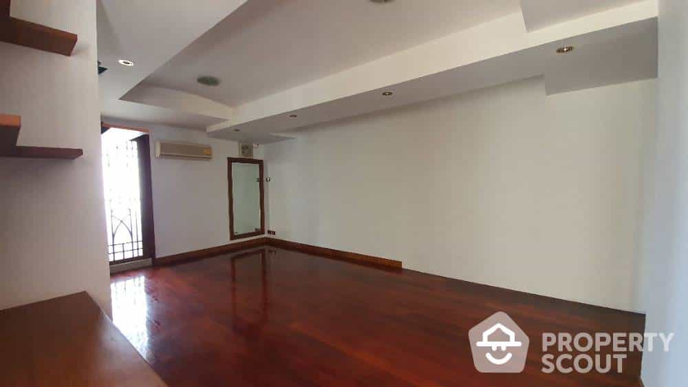 Condominium in , Krung Thep Maha Nakhon 12018513