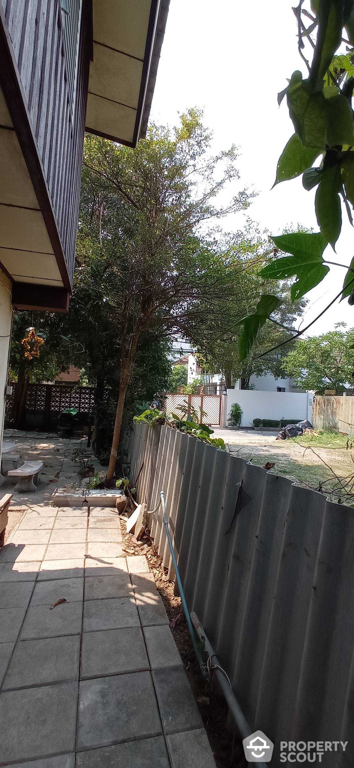 casa no Ban Song Krathiam, Krung Thep Maha Nakhon 12018803