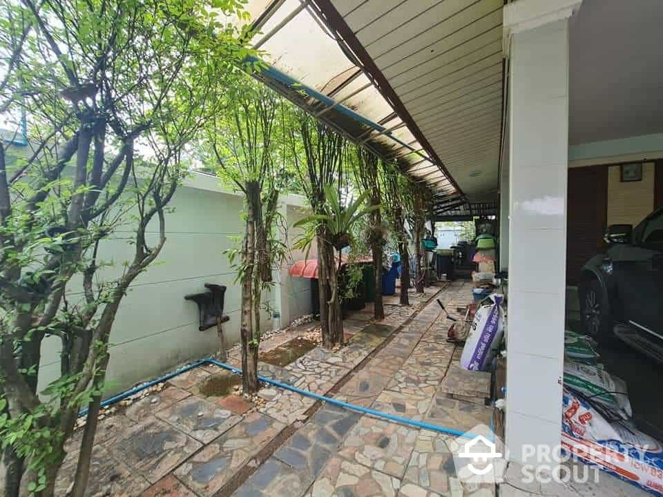 Hus i , Krung Thep Maha Nakhon 12018813