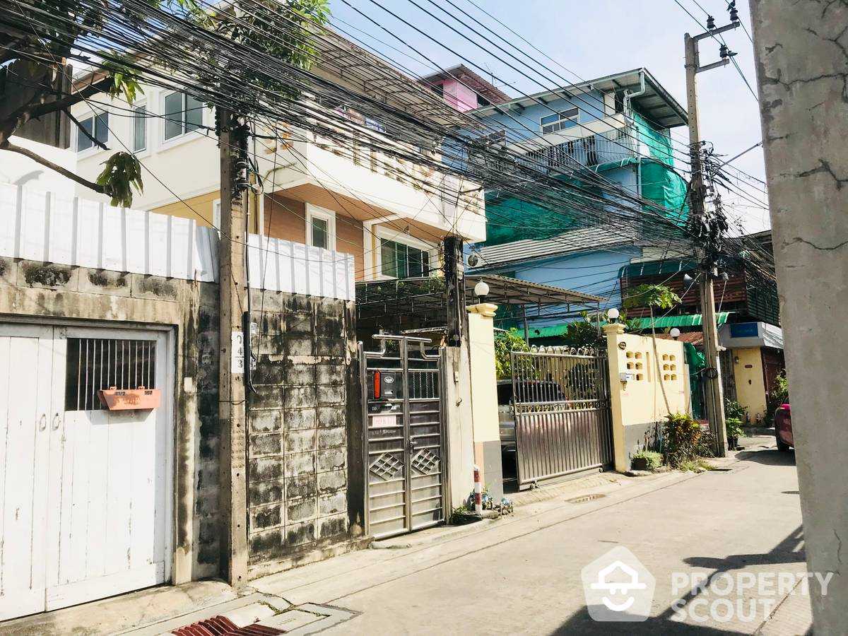 House in Sathon, Krung Thep Maha Nakhon 12018915