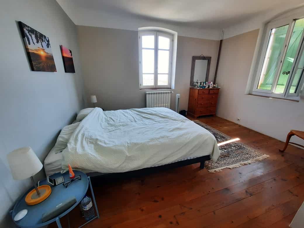 жилой дом в Caussiniojouls, Occitanie 12020082
