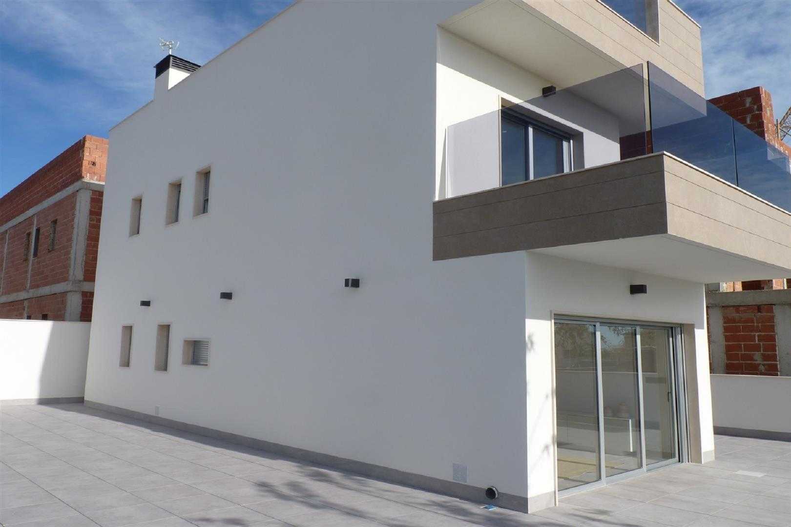 Condominium in Torre de la Horadada, Valencian Community 12020122