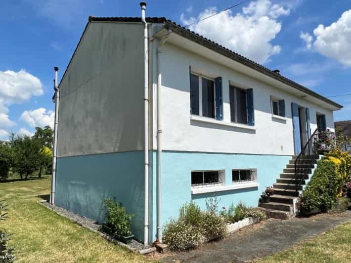 жилой дом в Saint-Pierre-d'Exideuil, Nouvelle-Aquitaine 12020126