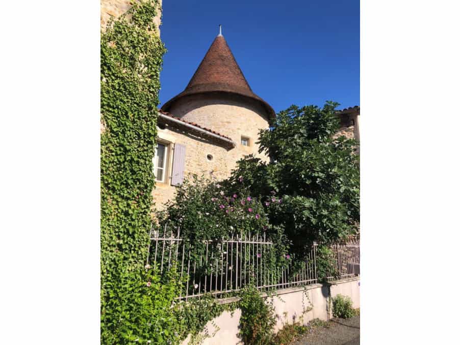 Hus i Chasseneuil-sur-Bonnieure, Nouvelle-Aquitaine 12020216