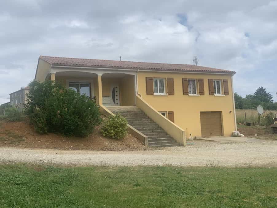 房子 在 Chasseneuil-sur-Bonnieure, 新阿基坦大區 12020226