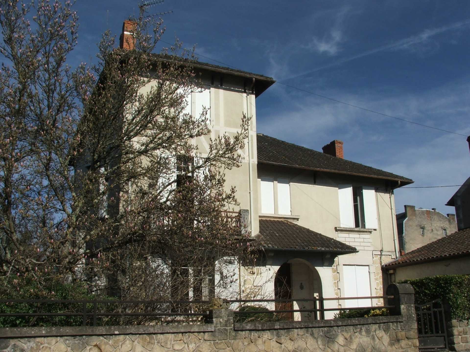 Huis in Le Bugue, Nouvelle-Aquitaine 12020254