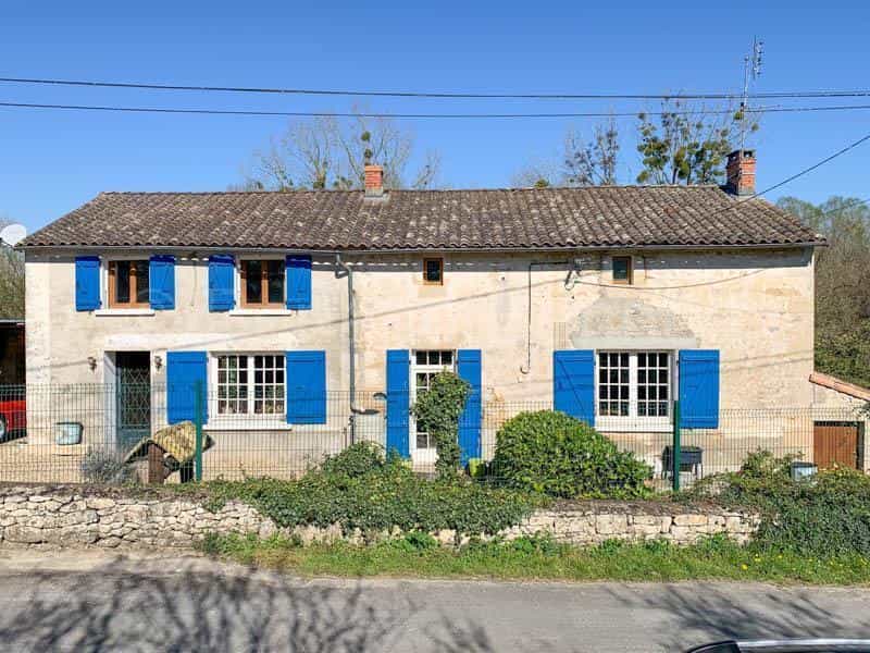 House in Melle, Nouvelle-Aquitaine 12020290