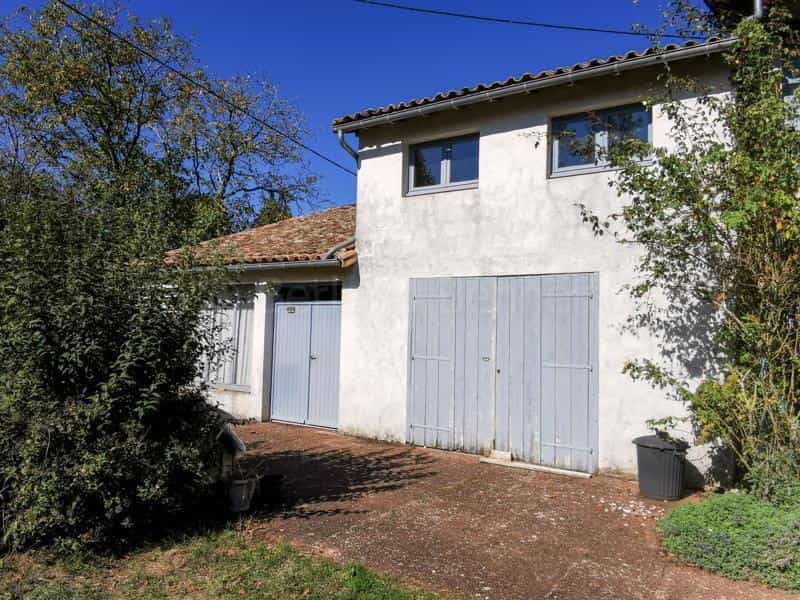 жилой дом в Sauzé-Vaussais, Nouvelle-Aquitaine 12020292