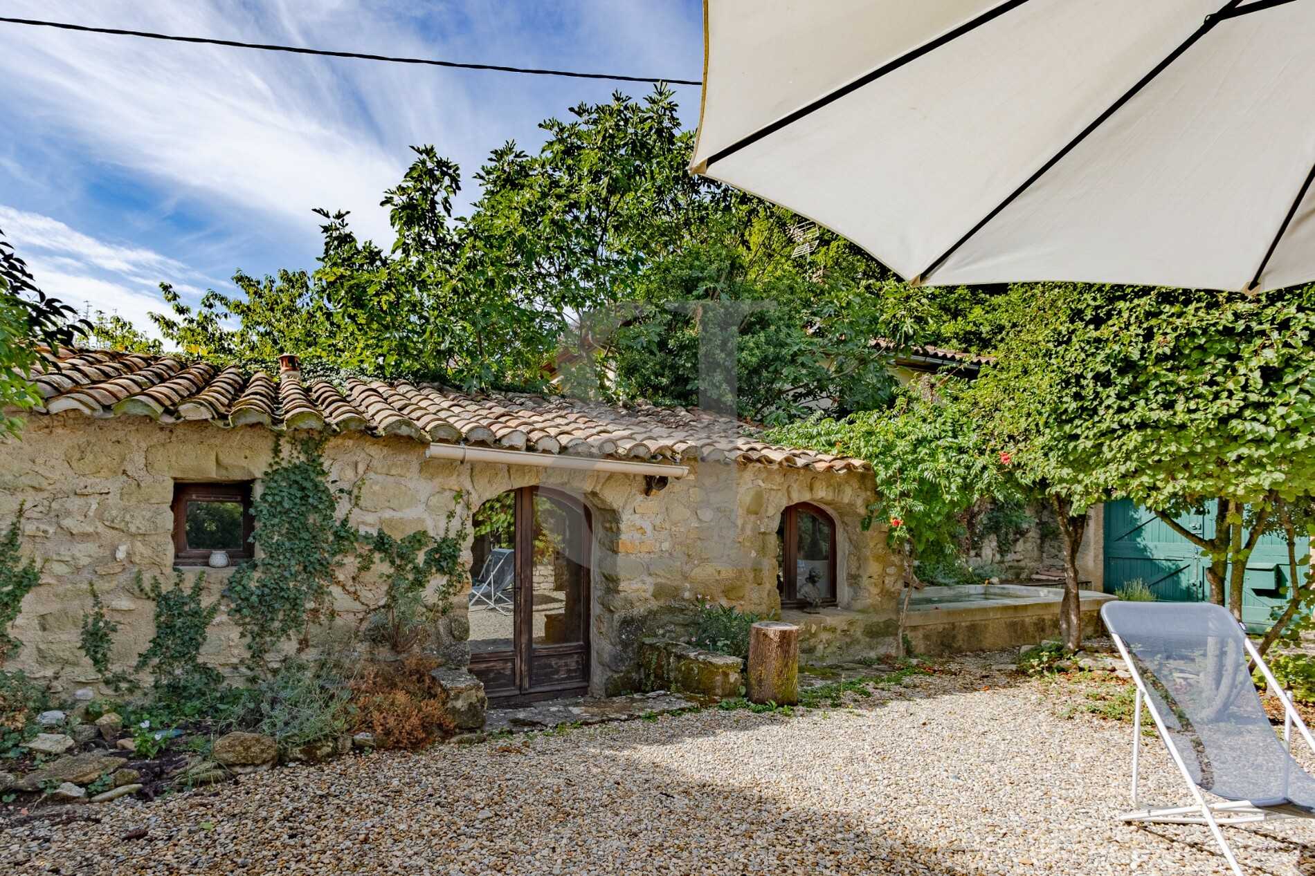 House in Vaison-la-Romaine, Provence-Alpes-Cote d'Azur 12020300