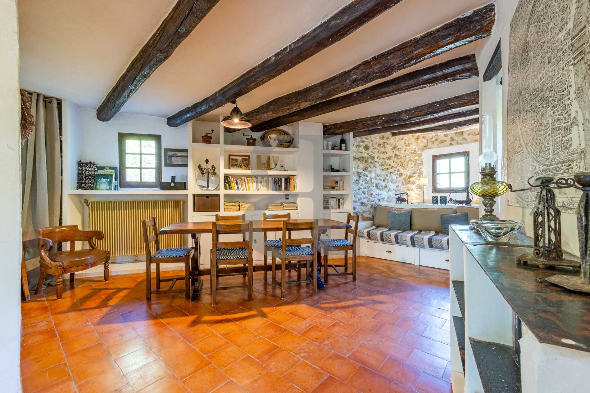 Hus i Vaison-la-Romaine, Provence-Alpes-Côte d'Azur 12020300