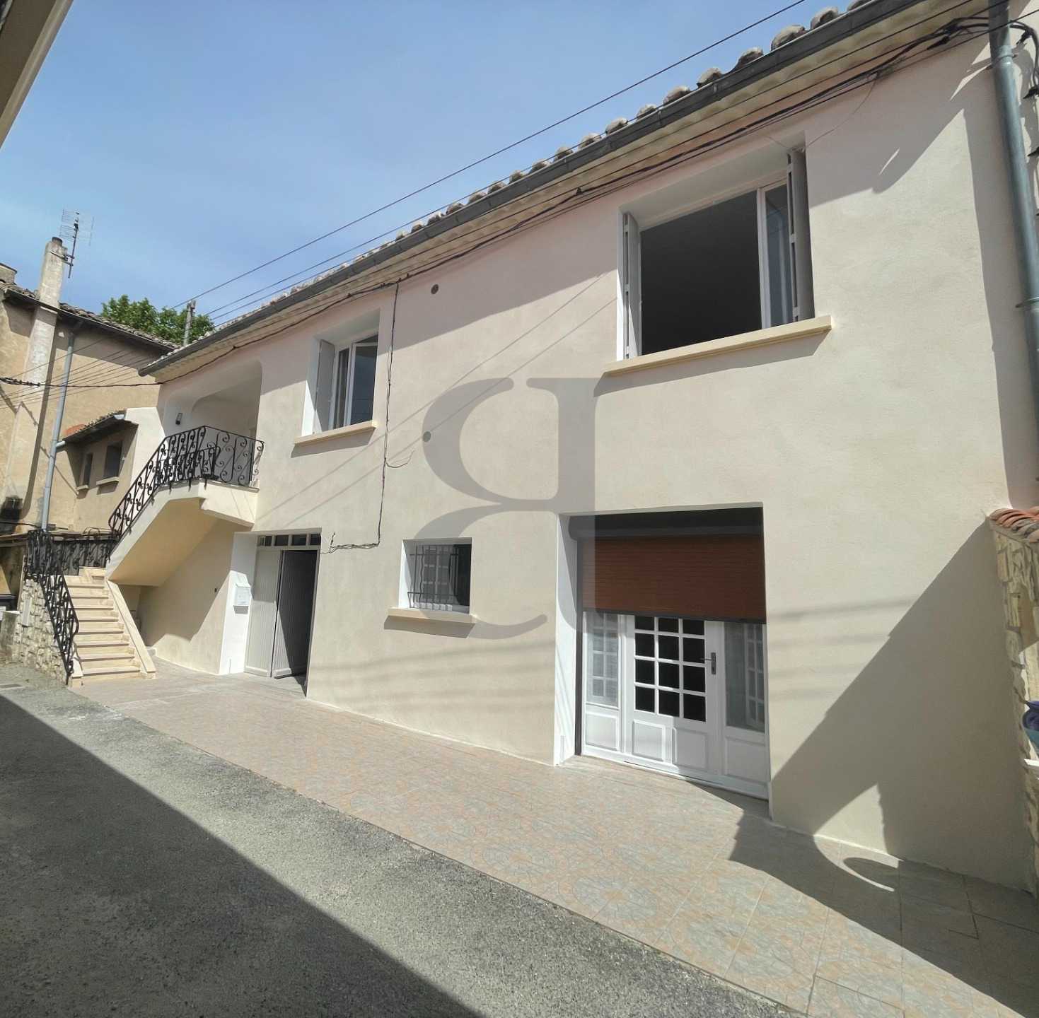 House in Vaison-la-Romaine, Provence-Alpes-Cote d'Azur 12020301