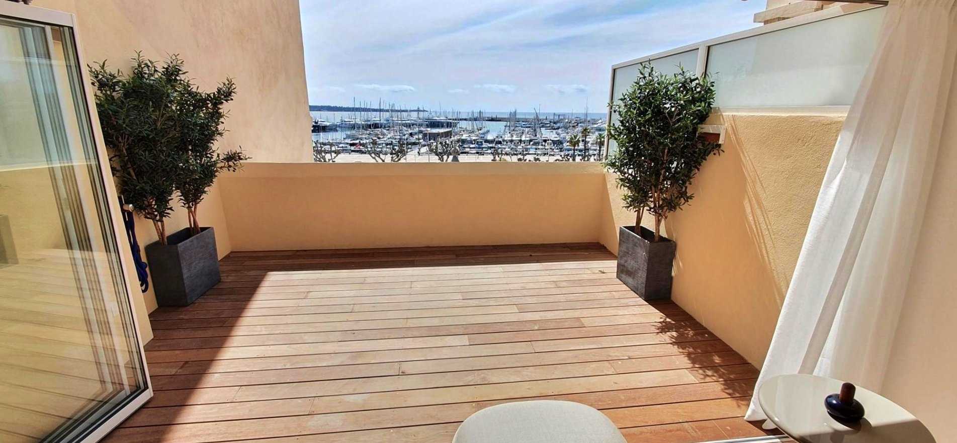 Eigentumswohnung im Cannes, Provence-Alpes-Côte d'Azur 12020321