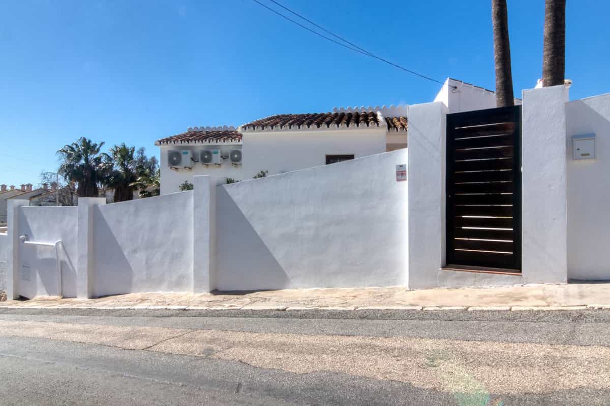 σπίτι σε Benalmádena, Andalucía 12021003