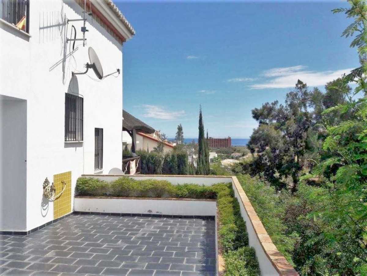 House in Benalmadena, Andalusia 12021188