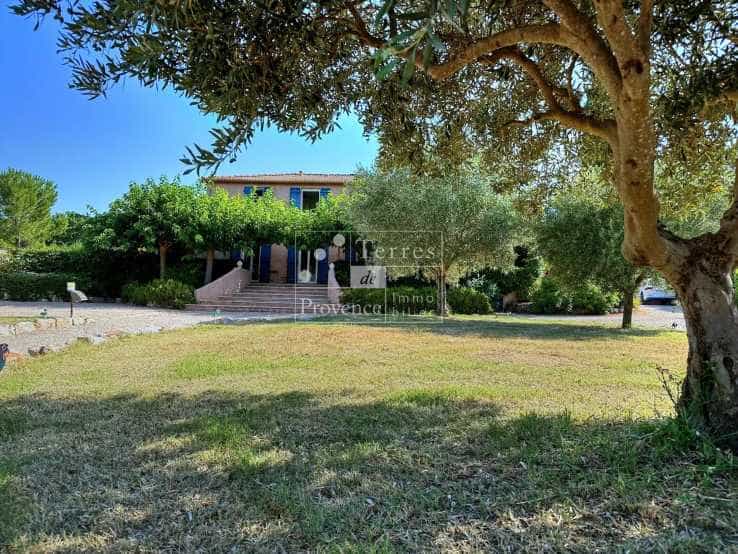 Hus i Villecroze, Provence-Alpes-Cote d'Azur 12021640