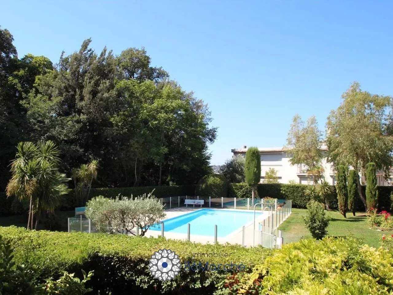 Rumah di Bagus, Provence-Alpes-Cote d'Azur 12021971