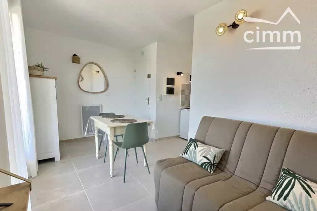 Condominium in Valras-Plage, Occitanië 12022005