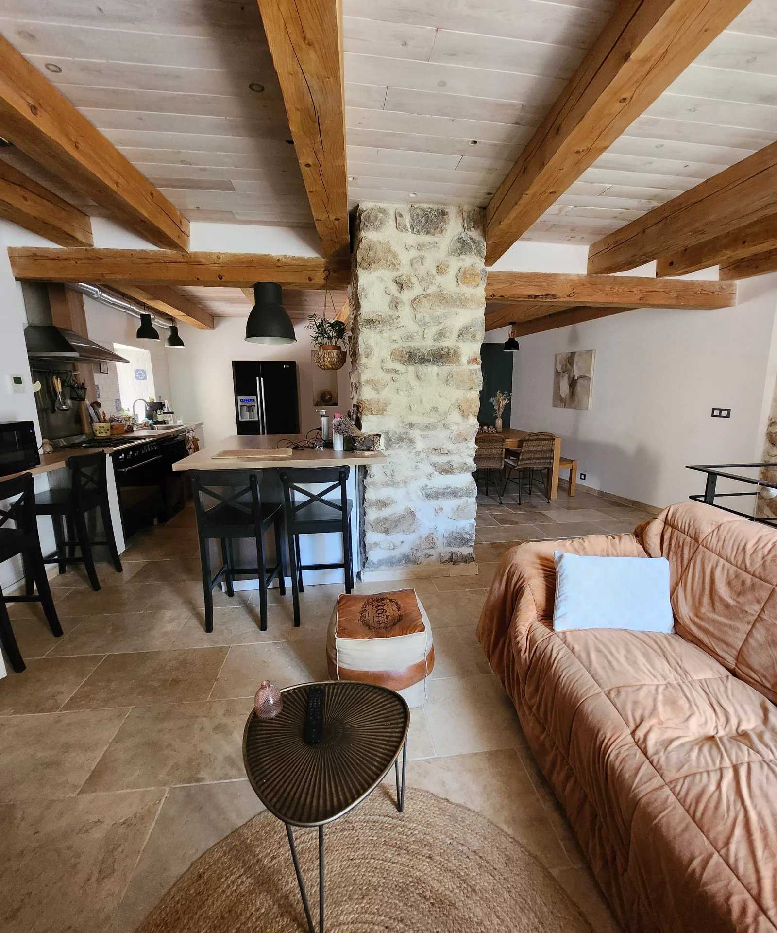 Hus i Montfort-sur-Argens, Provence-Alpes-Cote d'Azur 12022014