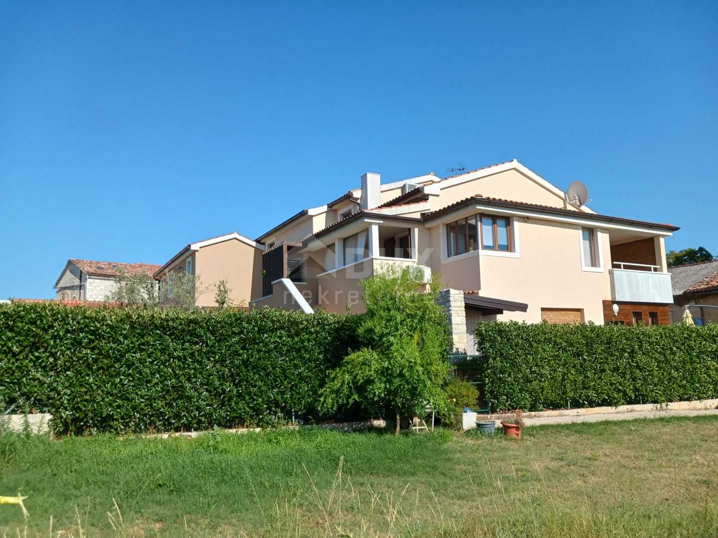Будинок в Kolumbera, Istarska županija 12022186