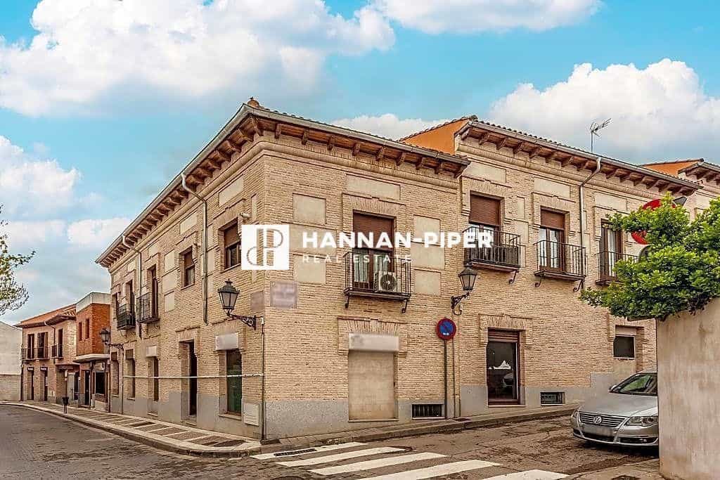 Retail in Navalcarnero, Madrid 12022296