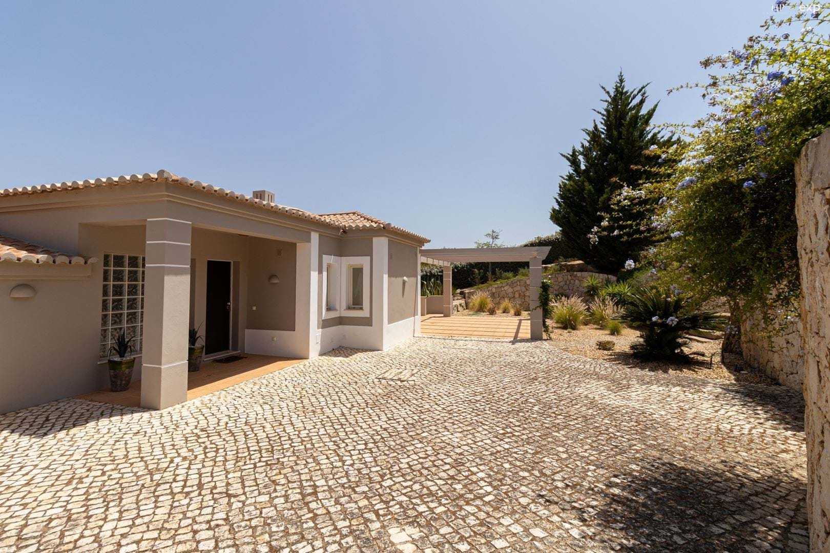 House in , Faro District 12022615