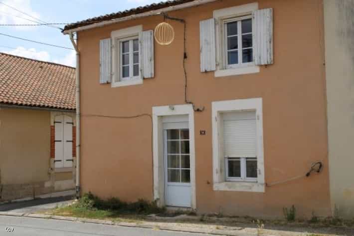 rumah dalam Charme, Nouvelle-Aquitaine 12022872