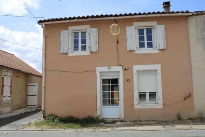 rumah dalam Charme, Nouvelle-Aquitaine 12022872