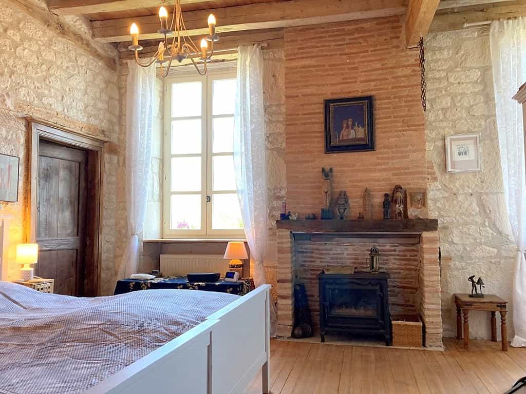 σπίτι σε Castelnau-Montratier-Sainte-Alauzie, Occitanie 12022986