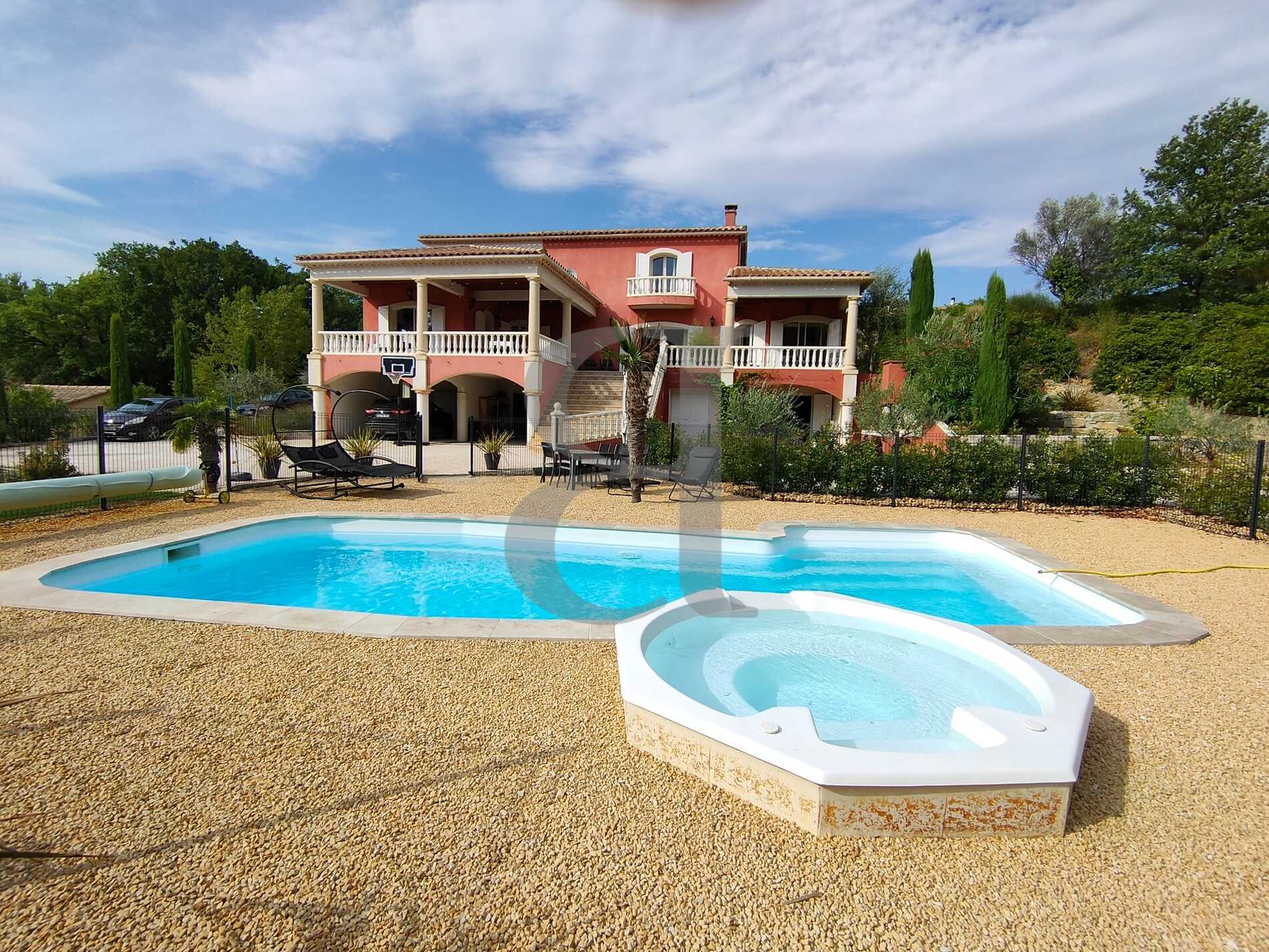 House in Vaison-la-Romaine, Provence-Alpes-Cote d'Azur 12023086