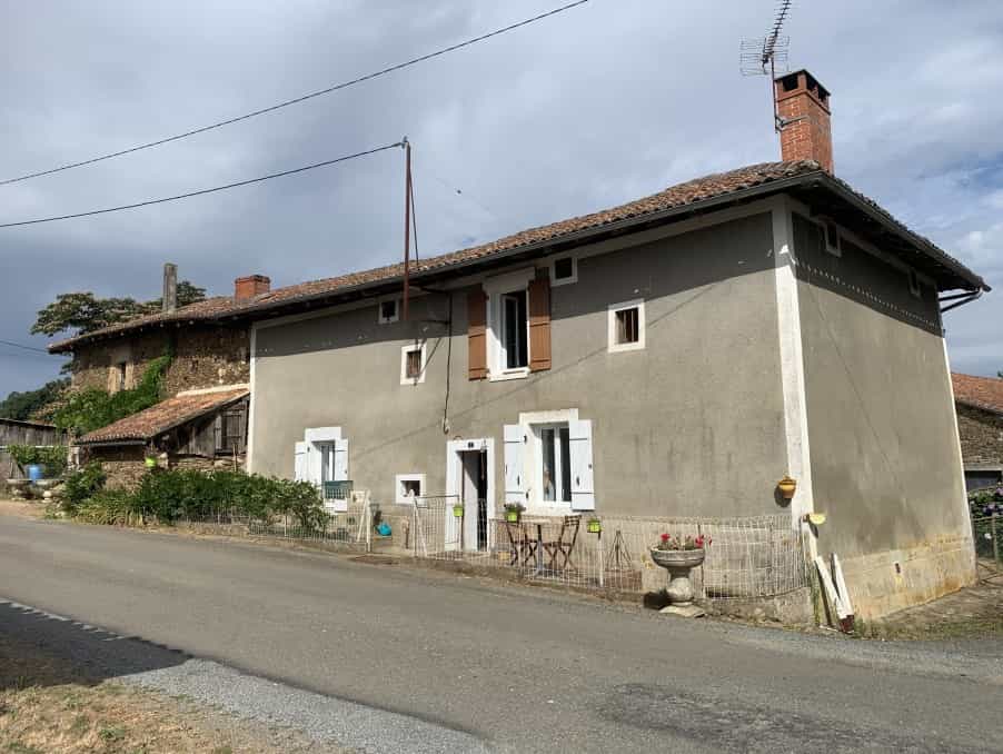 Huis in Massignac, Nouvelle-Aquitanië 12023094