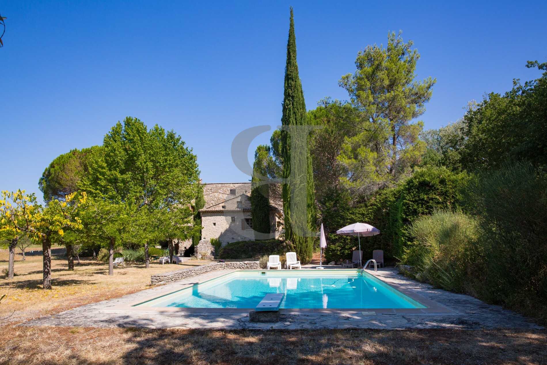 Hus i Vaison-la-Romaine, Provence-Alpes-Cote d'Azur 12023113