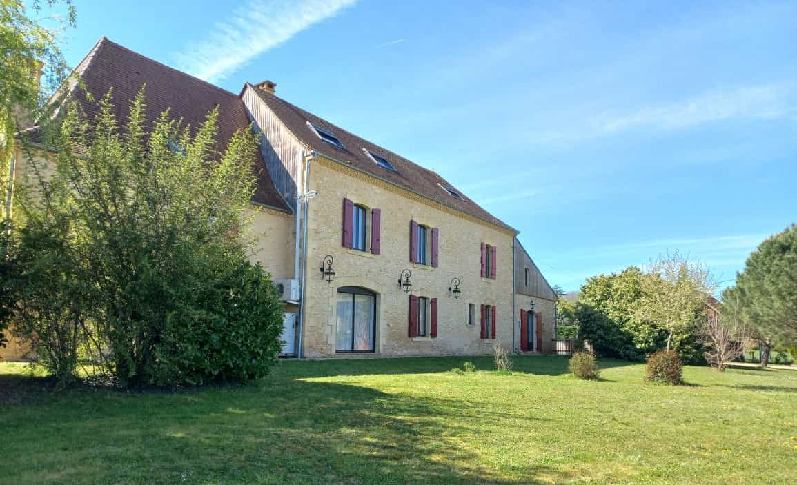 Haus im Saint-Cyprien, Nouvelle-Aquitaine 12023330