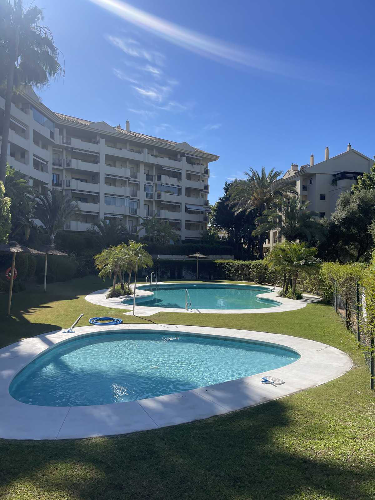 Condominium in Marbella, Andalusië 12023745