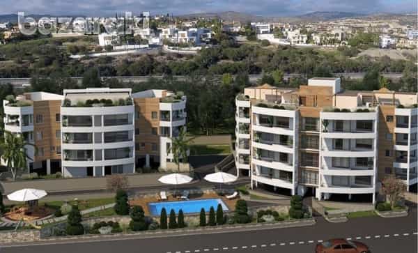 Condominium in Trachoni, Lemesos 12023905