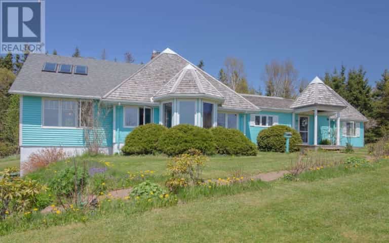 House in Stratford, Prince Edward Island 12024077