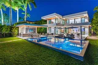 Condominium in Miami Beach, Florida 12024534